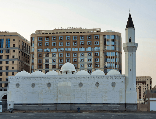 Masjid Ali, Masjid Ali seven Mosque, Seven Mosque Ziyarat, Umrah Taxi